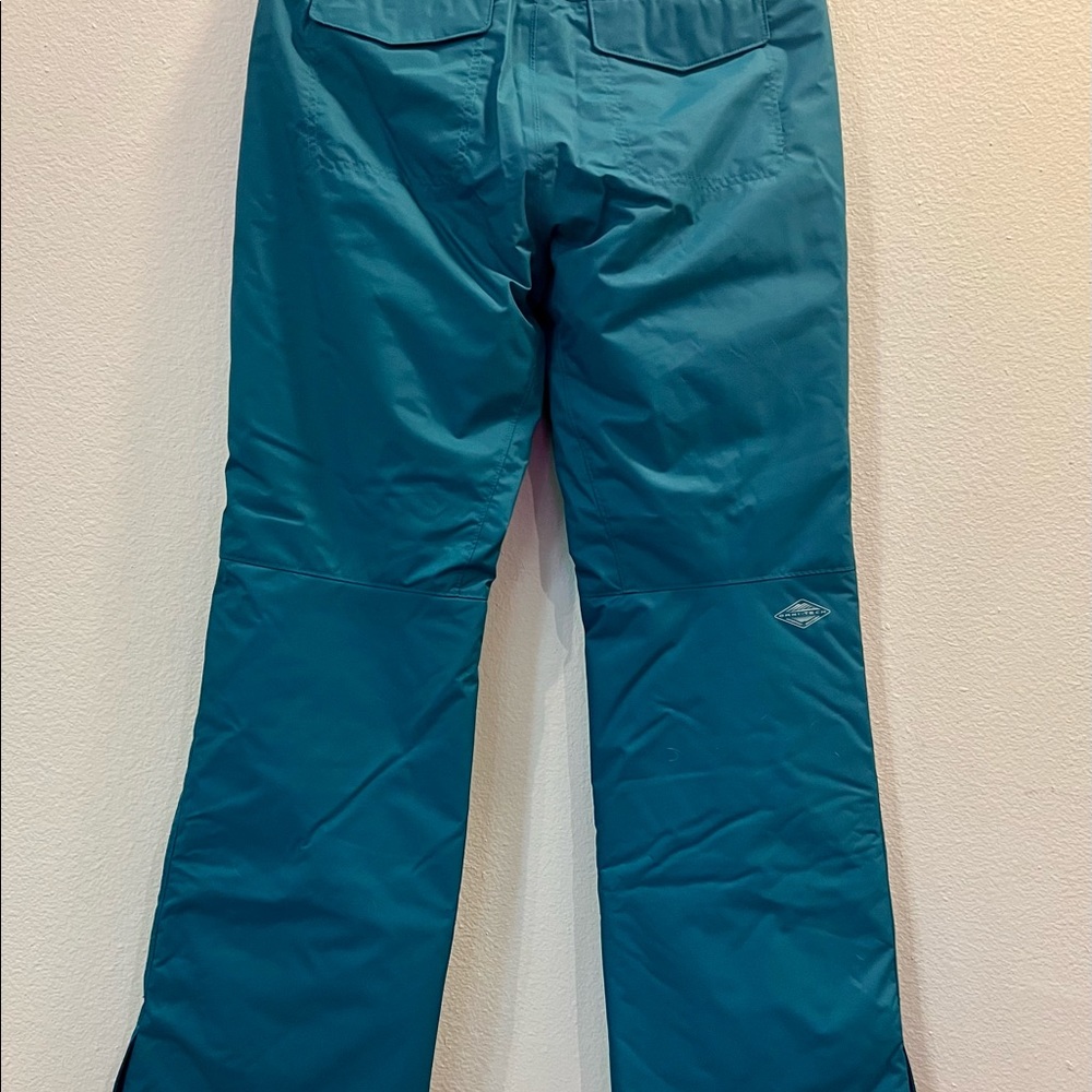 Worn Once. Womens Columbia snow pants size medium.